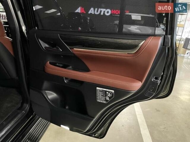 Лексус ЛХ 2018 у Львові на Automoto.ua Чорний Лексус ЛХ, об'ємом двигуна 4.46 л та пробігом 72 тис. км за 81700 $, фото 37 на Automoto.ua
