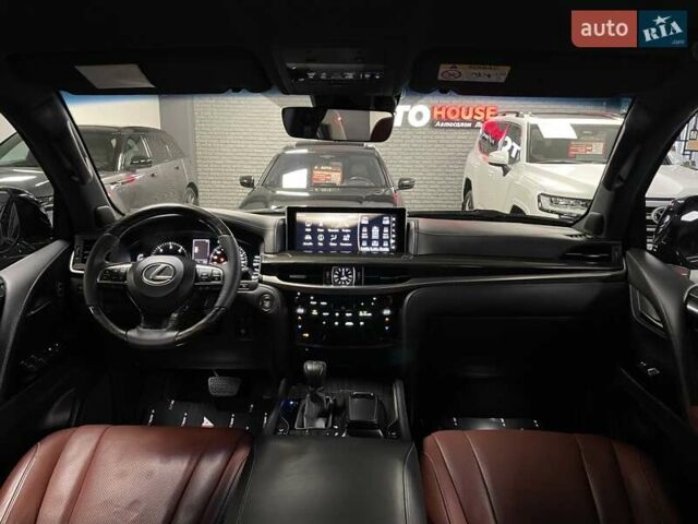Лексус ЛХ 2018 у Львові на Automoto.ua Чорний Лексус ЛХ, об'ємом двигуна 4.46 л та пробігом 72 тис. км за 81700 $, фото 47 на Automoto.ua