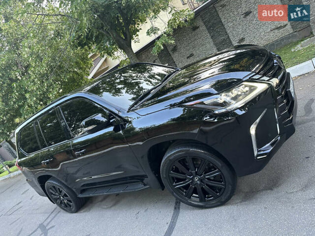 Черный Лексус ЛХ, объемом двигателя 5.66 л и пробегом 298 тыс. км за 65000 $, фото 19 на Automoto.ua