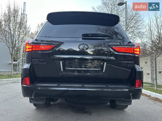 Черный Лексус ЛХ, объемом двигателя 5.66 л и пробегом 158 тыс. км за 69900 $, фото 3 на Automoto.ua