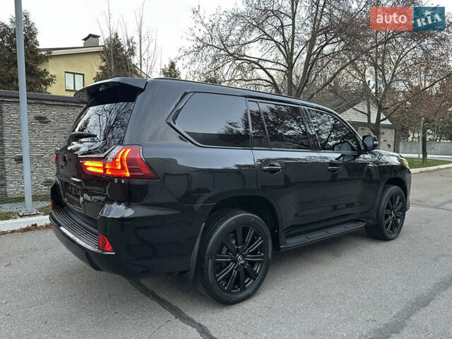 Черный Лексус ЛХ, объемом двигателя 5.66 л и пробегом 158 тыс. км за 69900 $, фото 23 на Automoto.ua