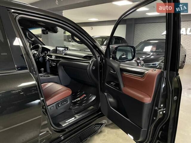 Чорний Лексус ЛХ, об'ємом двигуна 4.46 л та пробігом 74 тис. км за 79700 $, фото 40 на Automoto.ua