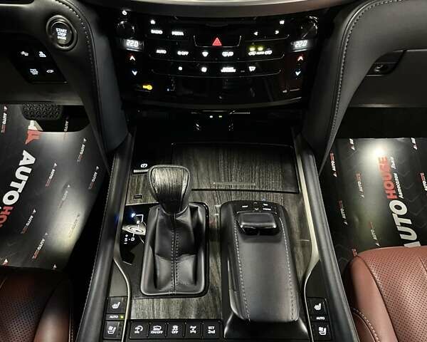 Лексус ЛХ 2018 у Львові на Automoto.ua Чорний Лексус ЛХ, об'ємом двигуна 4.46 л та пробігом 72 тис. км за 81700 $, фото 64 на Automoto.ua