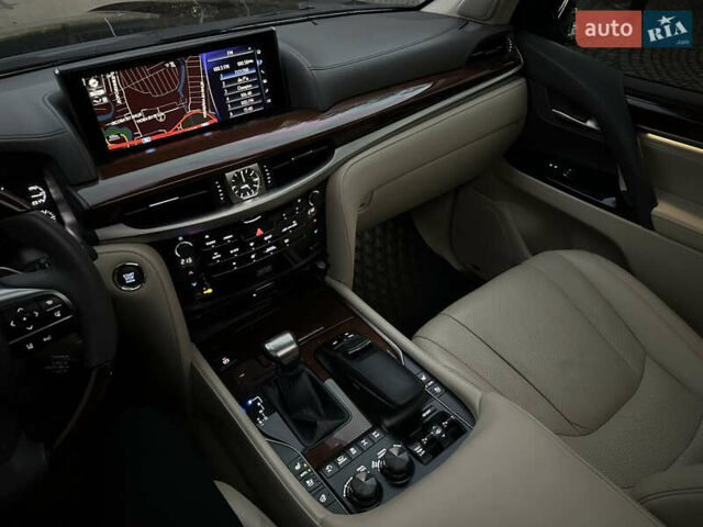 Черный Лексус ЛХ, объемом двигателя 5.66 л и пробегом 158 тыс. км за 69900 $, фото 70 на Automoto.ua