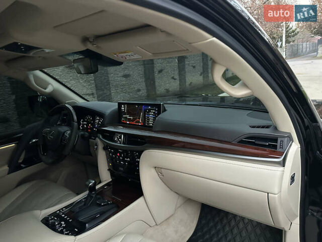 Черный Лексус ЛХ, объемом двигателя 5.66 л и пробегом 158 тыс. км за 69900 $, фото 45 на Automoto.ua