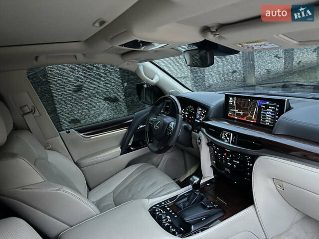 Черный Лексус ЛХ, объемом двигателя 5.66 л и пробегом 158 тыс. км за 69900 $, фото 47 на Automoto.ua