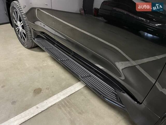 Чорний Лексус ЛХ, об'ємом двигуна 4.46 л та пробігом 74 тис. км за 79700 $, фото 76 на Automoto.ua