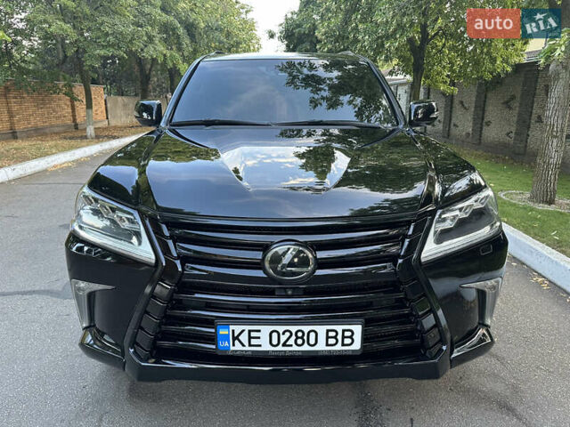 Черный Лексус ЛХ, объемом двигателя 5.66 л и пробегом 298 тыс. км за 65000 $, фото 53 на Automoto.ua