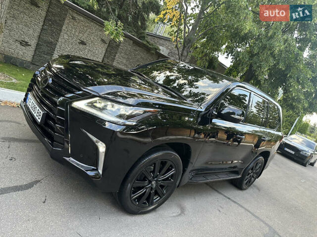 Черный Лексус ЛХ, объемом двигателя 5.66 л и пробегом 298 тыс. км за 65000 $, фото 8 на Automoto.ua