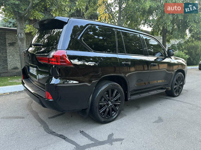 Черный Лексус ЛХ, объемом двигателя 5.66 л и пробегом 298 тыс. км за 65000 $, фото 55 на Automoto.ua