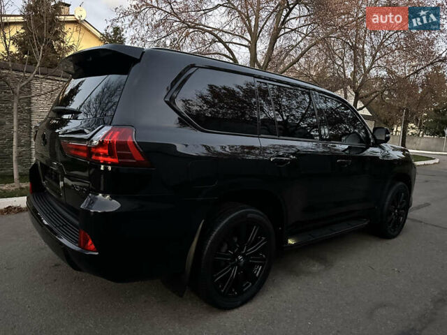 Черный Лексус ЛХ, объемом двигателя 5.66 л и пробегом 158 тыс. км за 69900 $, фото 101 на Automoto.ua