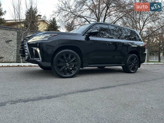 Черный Лексус ЛХ, объемом двигателя 5.66 л и пробегом 158 тыс. км за 69900 $, фото 6 на Automoto.ua