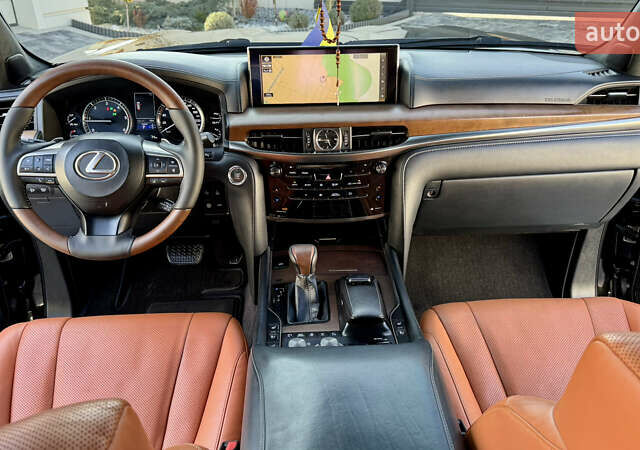 Черный Лексус ЛХ, объемом двигателя 4.46 л и пробегом 185 тыс. км за 67500 $, фото 60 на Automoto.ua