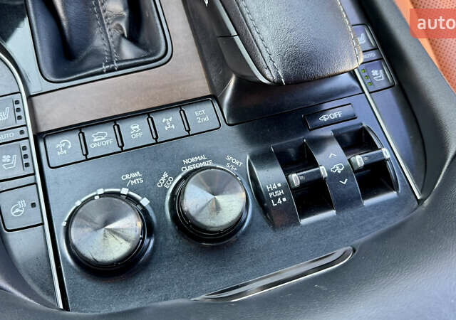 Черный Лексус ЛХ, объемом двигателя 4.46 л и пробегом 185 тыс. км за 67500 $, фото 65 на Automoto.ua