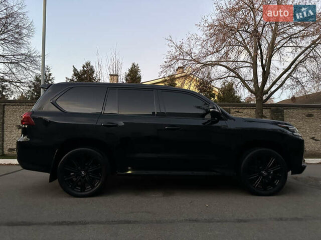 Черный Лексус ЛХ, объемом двигателя 5.66 л и пробегом 158 тыс. км за 69900 $, фото 103 на Automoto.ua