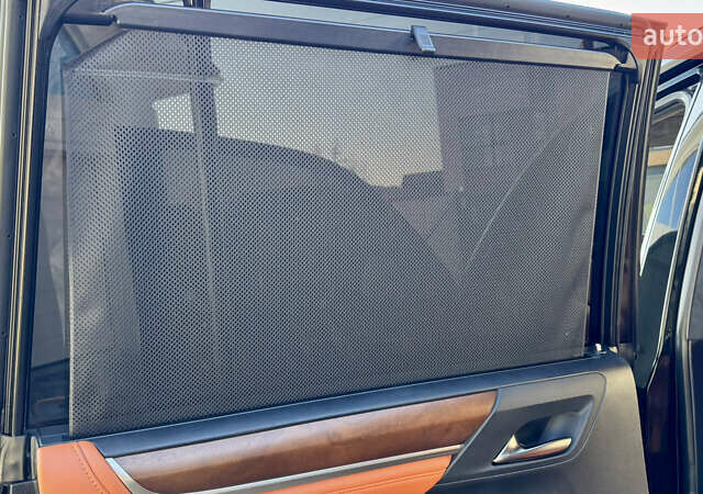 Черный Лексус ЛХ, объемом двигателя 4.46 л и пробегом 185 тыс. км за 67500 $, фото 107 на Automoto.ua