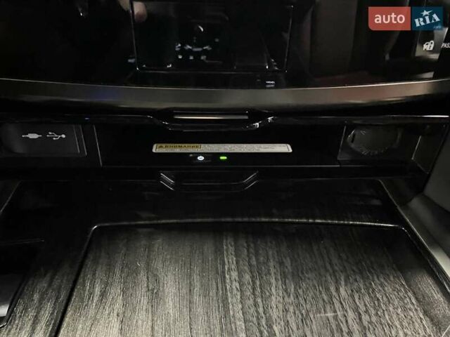 Лексус ЛХ 2018 у Львові на Automoto.ua Чорний Лексус ЛХ, об'ємом двигуна 4.46 л та пробігом 72 тис. км за 81700 $, фото 69 на Automoto.ua