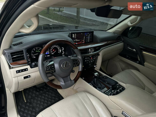 Черный Лексус ЛХ, объемом двигателя 5.66 л и пробегом 158 тыс. км за 69900 $, фото 34 на Automoto.ua