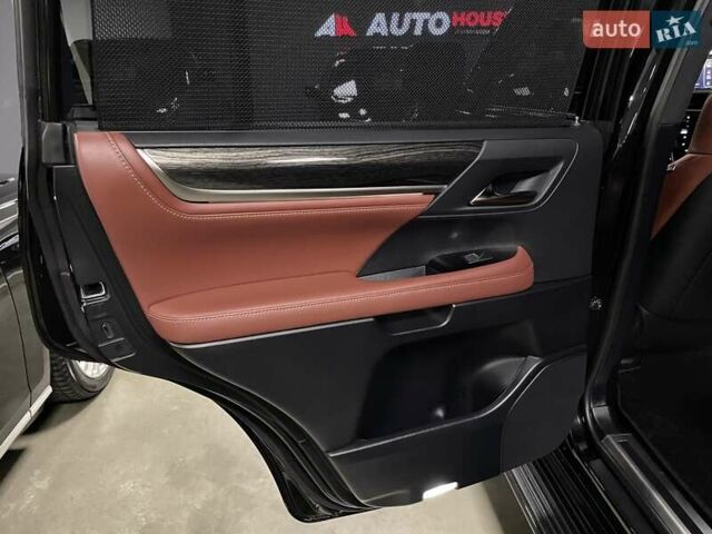 Лексус ЛХ 2018 у Львові на Automoto.ua Чорний Лексус ЛХ, об'ємом двигуна 4.46 л та пробігом 72 тис. км за 81700 $, фото 33 на Automoto.ua