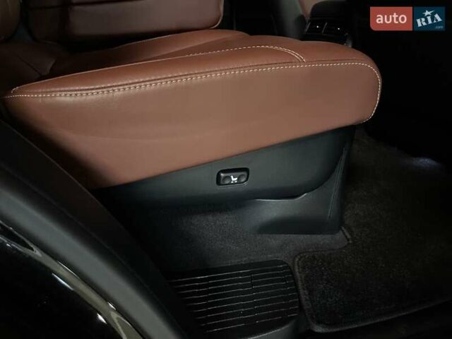 Чорний Лексус ЛХ, об'ємом двигуна 4.46 л та пробігом 74 тис. км за 79700 $, фото 39 на Automoto.ua