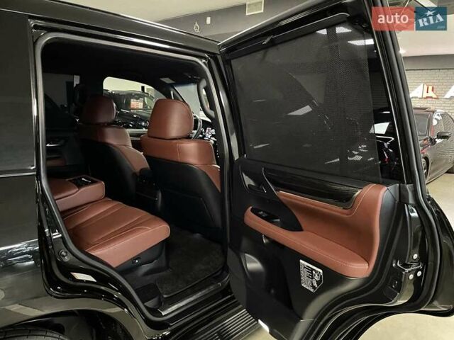 Лексус ЛХ 2018 у Львові на Automoto.ua Чорний Лексус ЛХ, об'ємом двигуна 4.46 л та пробігом 72 тис. км за 81700 $, фото 36 на Automoto.ua