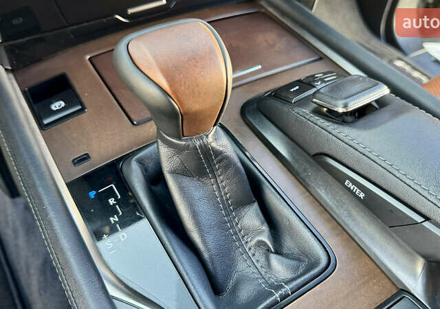 Черный Лексус ЛХ, объемом двигателя 4.46 л и пробегом 185 тыс. км за 67500 $, фото 64 на Automoto.ua