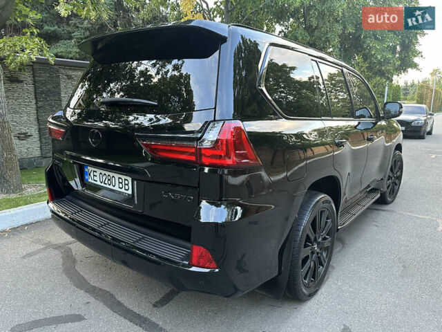 Черный Лексус ЛХ, объемом двигателя 5.66 л и пробегом 298 тыс. км за 65000 $, фото 62 на Automoto.ua