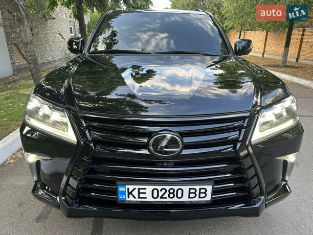Черный Лексус ЛХ, объемом двигателя 5.66 л и пробегом 298 тыс. км за 65000 $, фото 32 на Automoto.ua