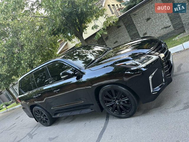 Чорний Лексус ЛХ, об'ємом двигуна 5.66 л та пробігом 158 тис. км за 69900 $, фото 4 на Automoto.ua