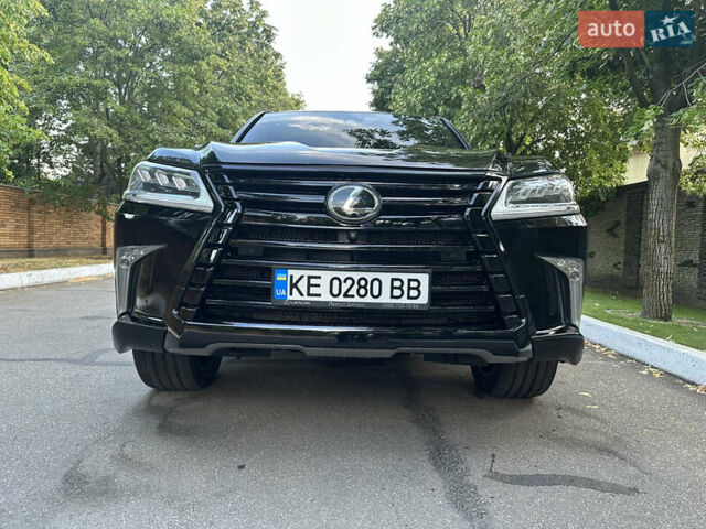 Черный Лексус ЛХ, объемом двигателя 5.66 л и пробегом 298 тыс. км за 65000 $, фото 58 на Automoto.ua