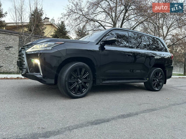 Черный Лексус ЛХ, объемом двигателя 5.66 л и пробегом 158 тыс. км за 69900 $, фото 19 на Automoto.ua