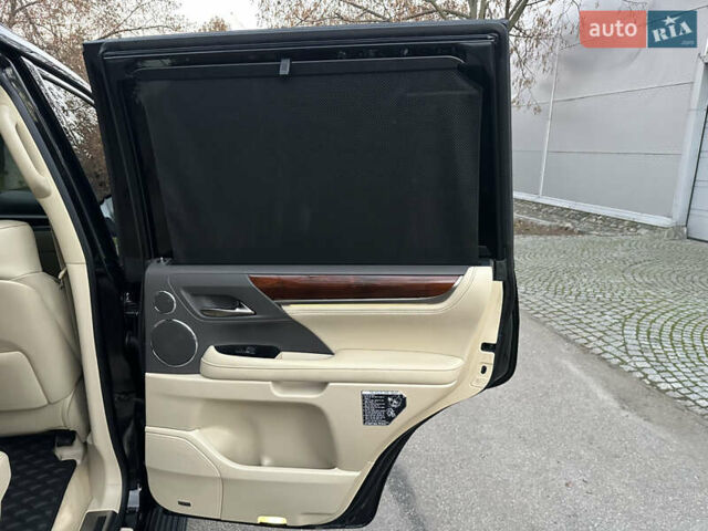 Черный Лексус ЛХ, объемом двигателя 5.66 л и пробегом 158 тыс. км за 69900 $, фото 56 на Automoto.ua
