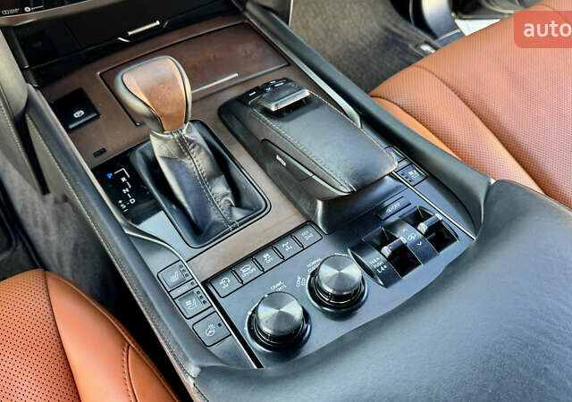 Черный Лексус ЛХ, объемом двигателя 4.46 л и пробегом 185 тыс. км за 67500 $, фото 58 на Automoto.ua