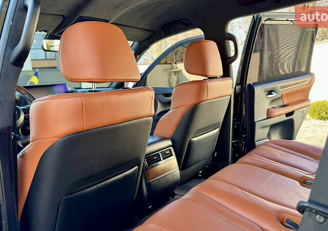 Черный Лексус ЛХ, объемом двигателя 4.46 л и пробегом 185 тыс. км за 67500 $, фото 106 на Automoto.ua