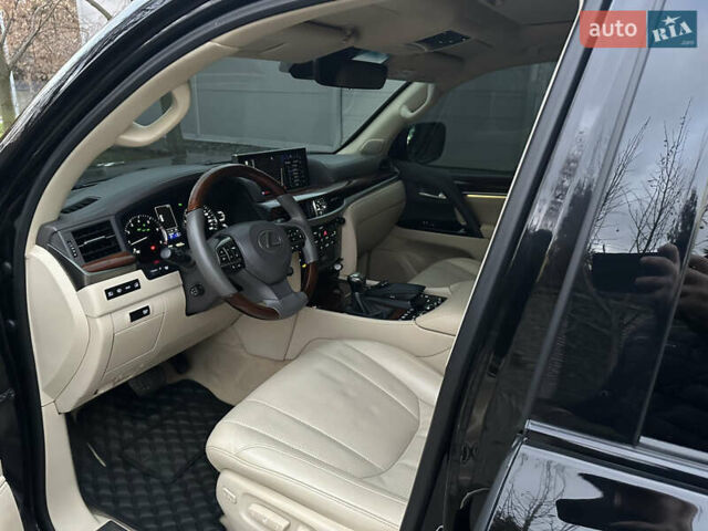 Черный Лексус ЛХ, объемом двигателя 5.66 л и пробегом 158 тыс. км за 69900 $, фото 40 на Automoto.ua