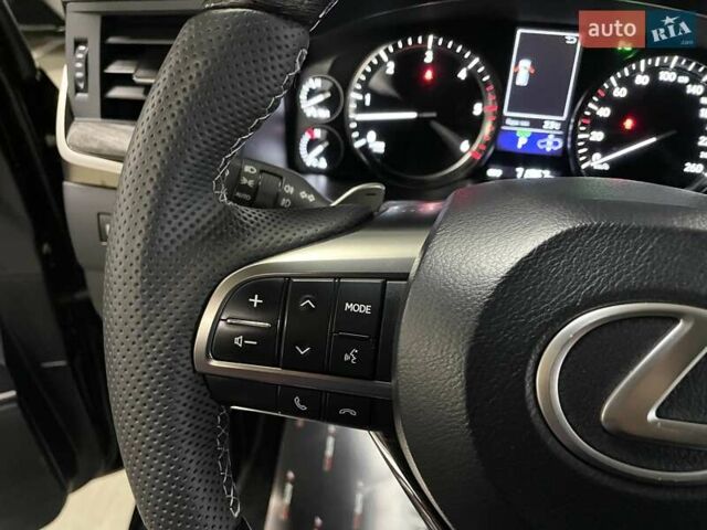 Лексус ЛХ 2018 у Львові на Automoto.ua Чорний Лексус ЛХ, об'ємом двигуна 4.46 л та пробігом 72 тис. км за 81700 $, фото 51 на Automoto.ua