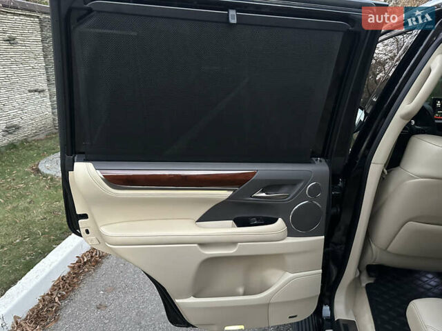 Черный Лексус ЛХ, объемом двигателя 5.66 л и пробегом 158 тыс. км за 69900 $, фото 61 на Automoto.ua