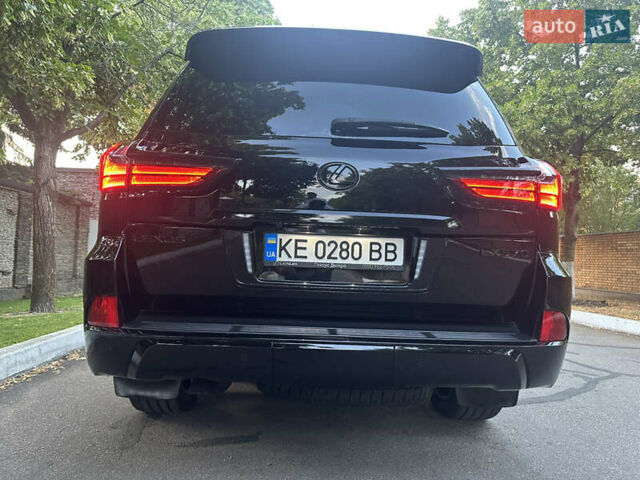 Черный Лексус ЛХ, объемом двигателя 5.66 л и пробегом 298 тыс. км за 65000 $, фото 71 на Automoto.ua