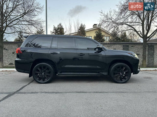 Черный Лексус ЛХ, объемом двигателя 5.66 л и пробегом 158 тыс. км за 69900 $, фото 22 на Automoto.ua