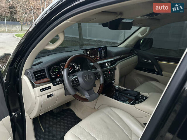 Черный Лексус ЛХ, объемом двигателя 5.66 л и пробегом 158 тыс. км за 69900 $, фото 30 на Automoto.ua