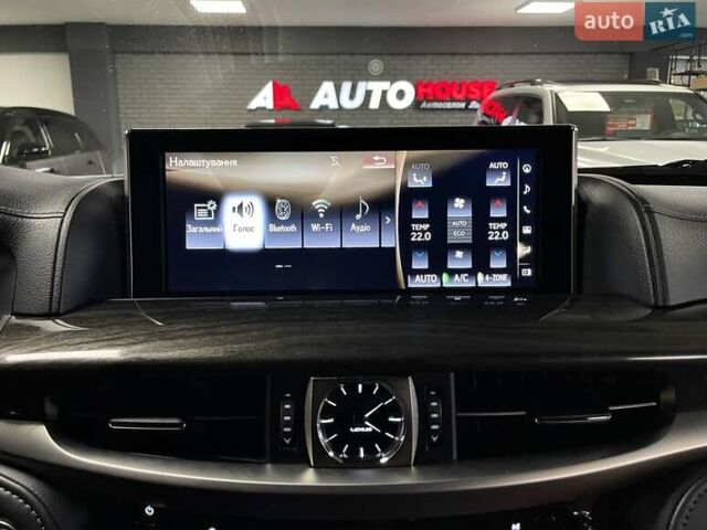 Лексус ЛХ 2018 у Львові на Automoto.ua Чорний Лексус ЛХ, об'ємом двигуна 4.46 л та пробігом 72 тис. км за 81700 $, фото 61 на Automoto.ua