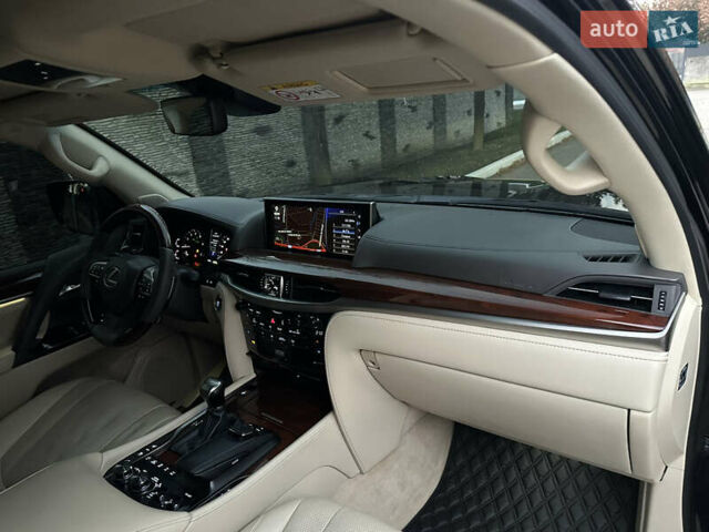 Черный Лексус ЛХ, объемом двигателя 5.66 л и пробегом 158 тыс. км за 69900 $, фото 51 на Automoto.ua