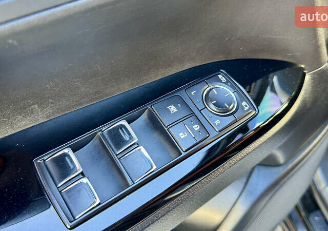 Черный Лексус ЛХ, объемом двигателя 4.46 л и пробегом 185 тыс. км за 67500 $, фото 76 на Automoto.ua