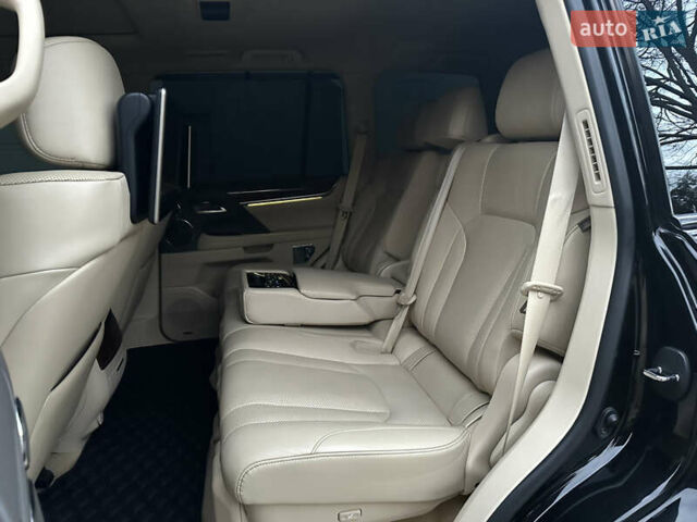 Черный Лексус ЛХ, объемом двигателя 5.66 л и пробегом 158 тыс. км за 69900 $, фото 44 на Automoto.ua