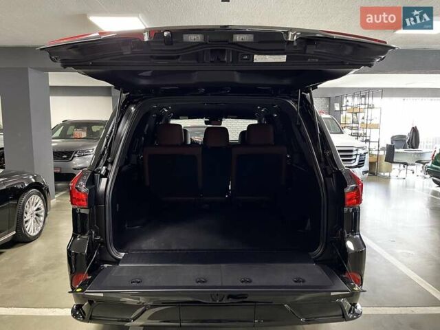 Лексус ЛХ 2018 у Львові на Automoto.ua Чорний Лексус ЛХ, об'ємом двигуна 4.46 л та пробігом 72 тис. км за 81700 $, фото 20 на Automoto.ua