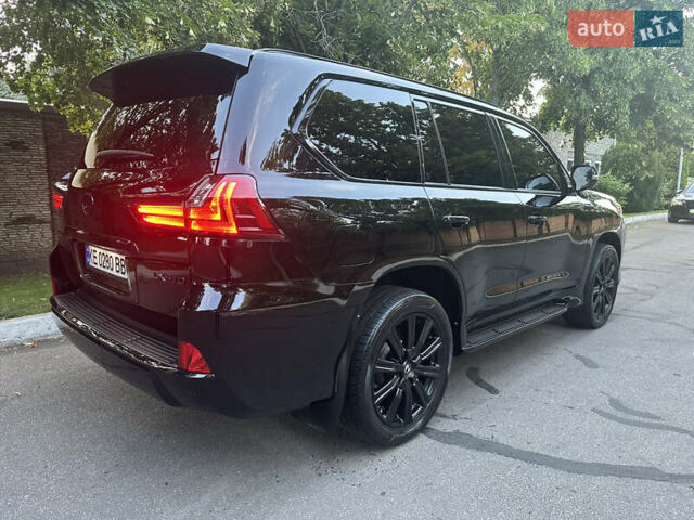 Черный Лексус ЛХ, объемом двигателя 5.66 л и пробегом 298 тыс. км за 65000 $, фото 74 на Automoto.ua