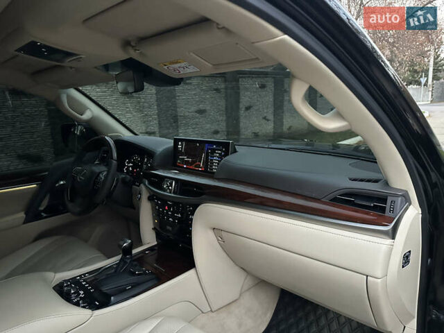 Черный Лексус ЛХ, объемом двигателя 5.66 л и пробегом 158 тыс. км за 69900 $, фото 50 на Automoto.ua