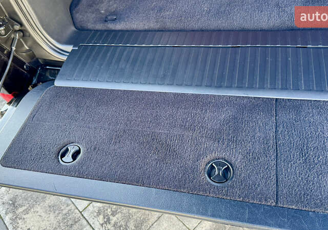 Черный Лексус ЛХ, объемом двигателя 4.46 л и пробегом 185 тыс. км за 67500 $, фото 121 на Automoto.ua