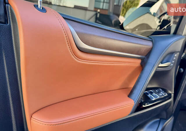 Черный Лексус ЛХ, объемом двигателя 4.46 л и пробегом 185 тыс. км за 67500 $, фото 75 на Automoto.ua