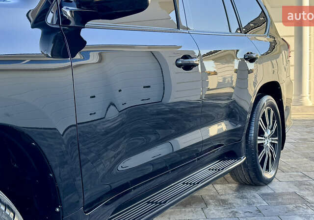 Черный Лексус ЛХ, объемом двигателя 4.46 л и пробегом 185 тыс. км за 67500 $, фото 10 на Automoto.ua